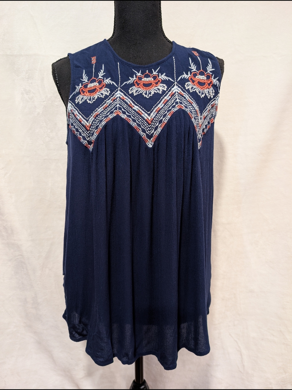 St. John's Bay Navy Embroidered Sleeveless Top M